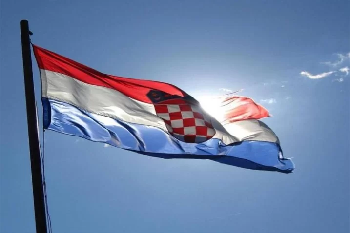 Hrvatska Zastava 2