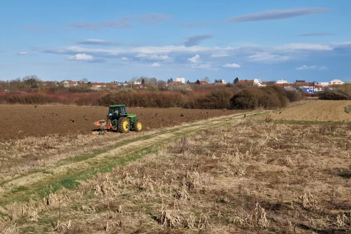 Traktor poljoprivreda