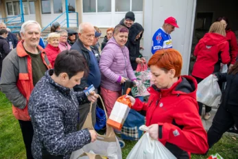 Caritas paketi uskrs 8