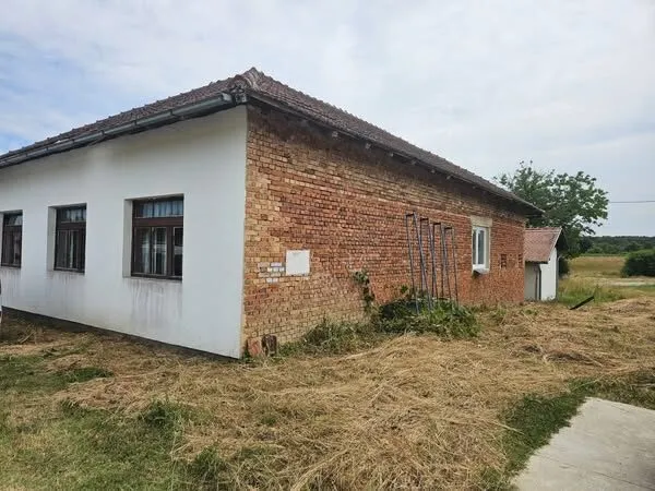 Dom gornji vukojevac 1