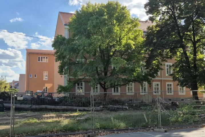 Knjižnica sisak radovi trg