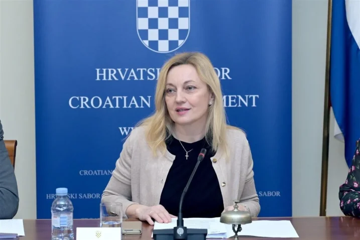 Petir tematska