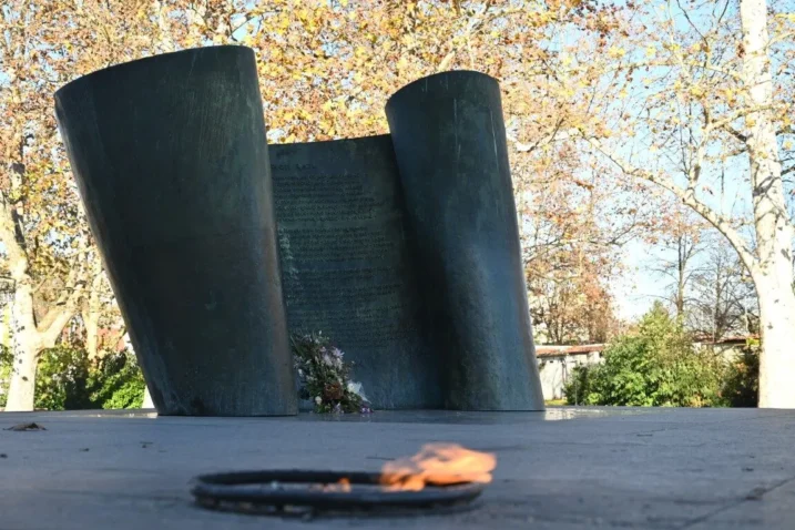 Spomenik hrvatskim braniteljima tržnica