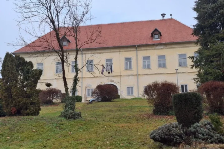 Upravna zgrada bolnice