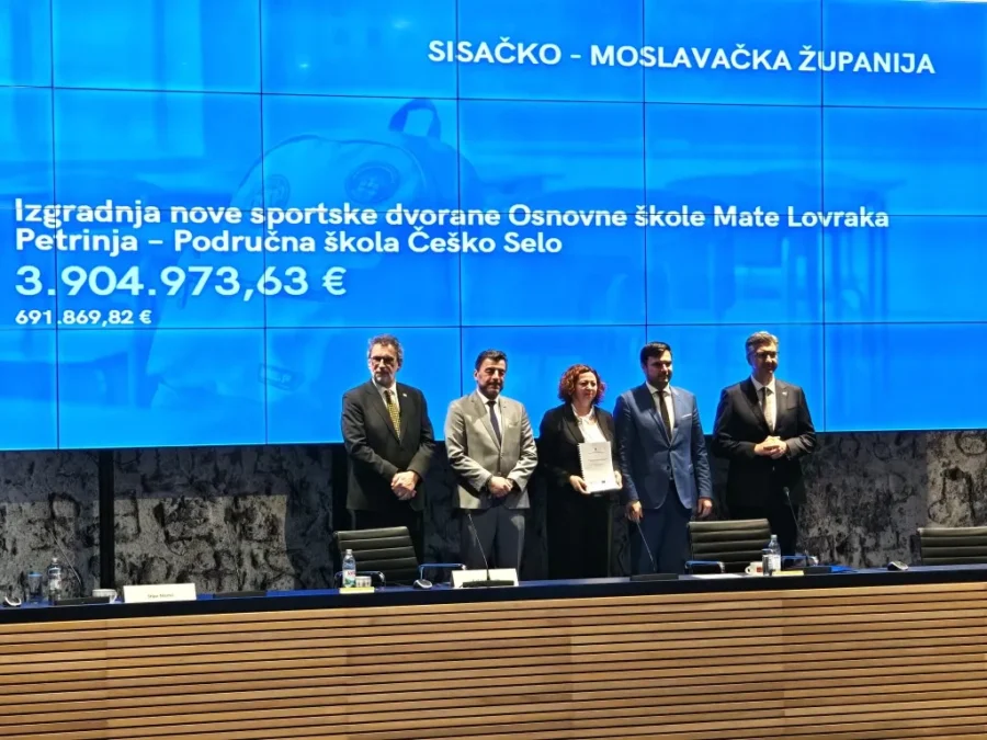 Smž novac škole vlada