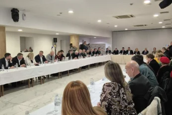 Tribina pilići sisak