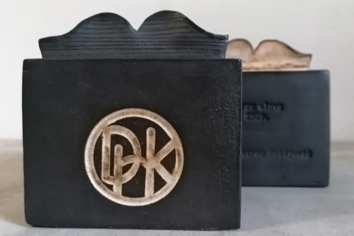 Skulptura ''Korzo slova''