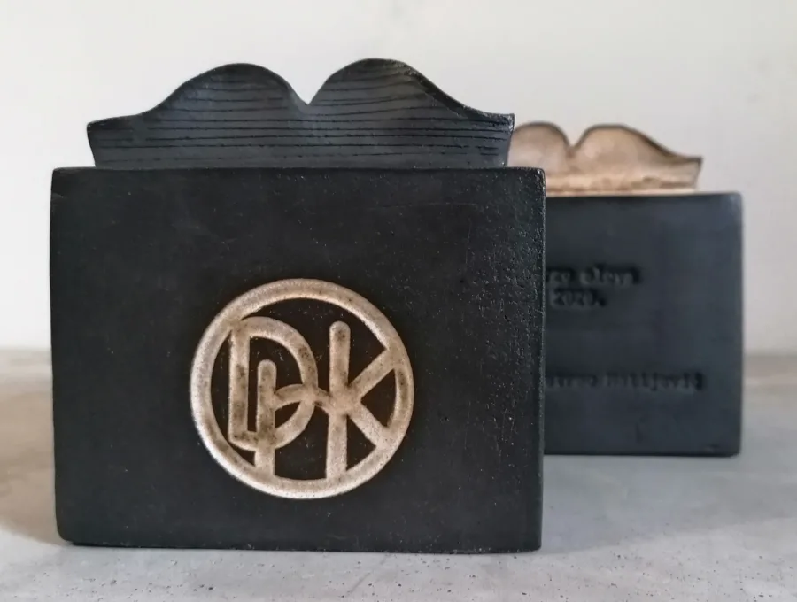 Skulptura ''Korzo slova''