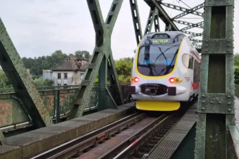 željeznički most vlak