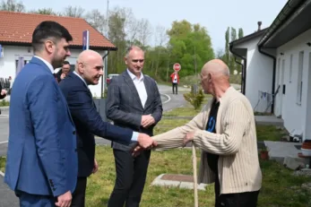 Ministar ružić u smž