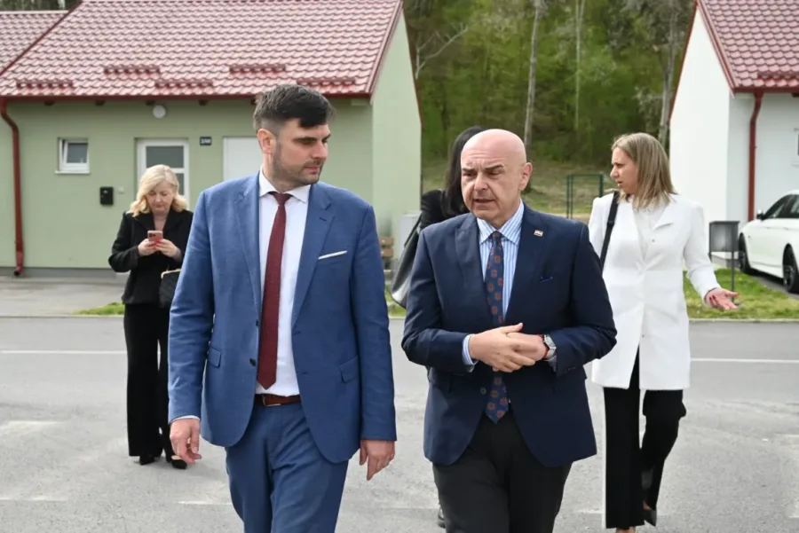 Ministar ružić u smž