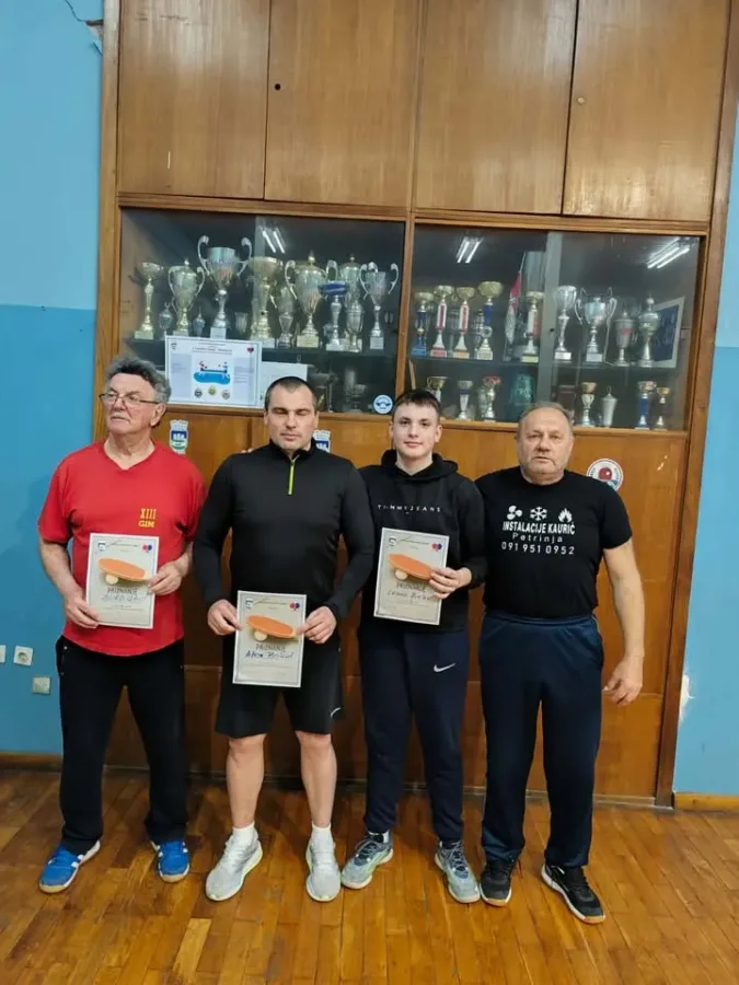 Stolnoteniski turnir