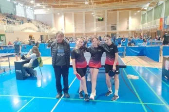 Stolni tenis Trener Stipe Pejaković, Arijena Ištvanić Omerović, Barbara Kata Šako i Ela Pavlić