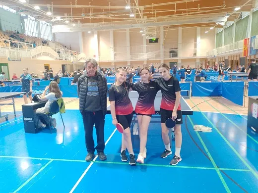 Stolni tenis Trener Stipe Pejaković, Arijena Ištvanić Omerović, Barbara Kata Šako i Ela Pavlić