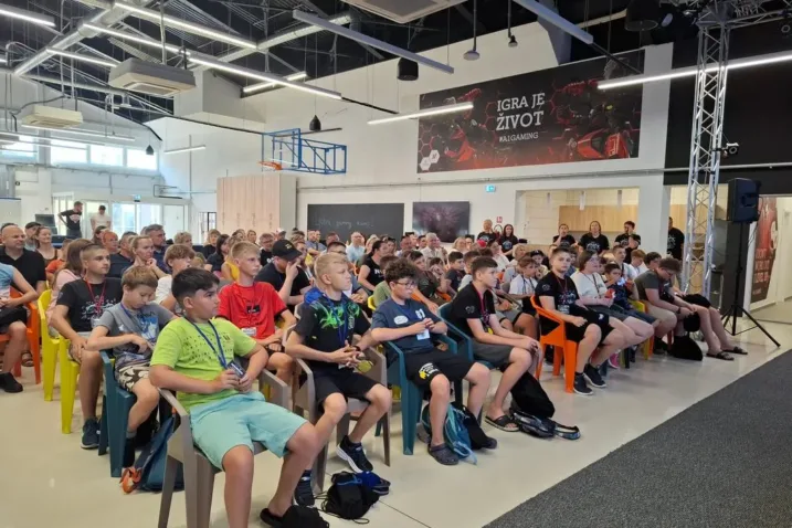 Gaming kamp djeca