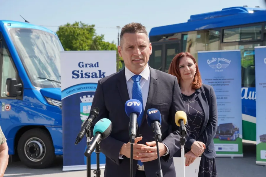 Autobusi