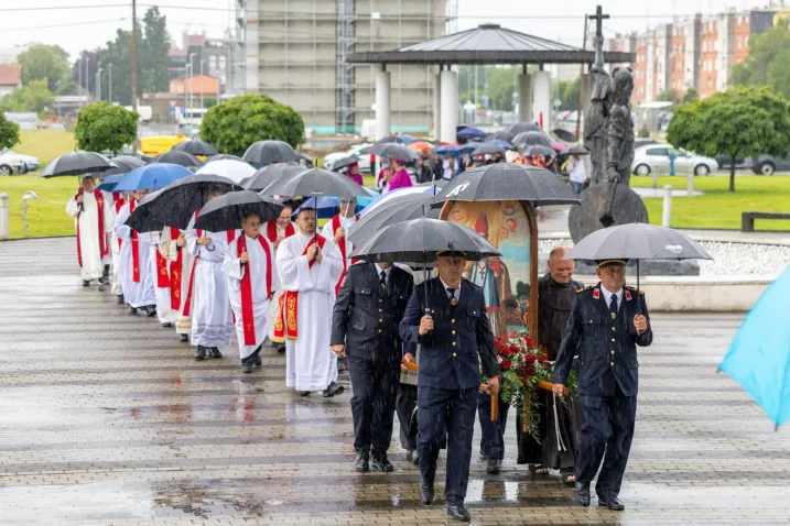Procesija sveti kvirin dan grada (6)