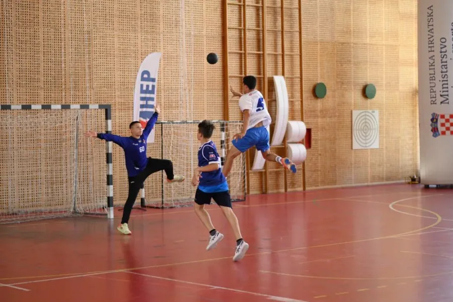 Sportske igre mladih rukometaši petrinja
