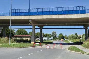 Cesta ispod most gromova