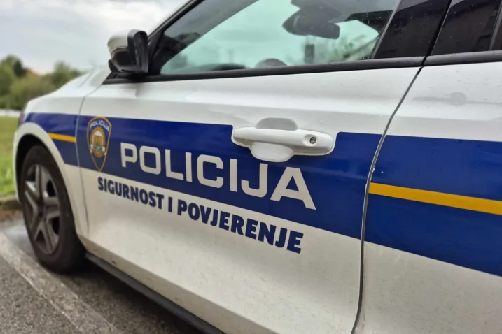 Policija