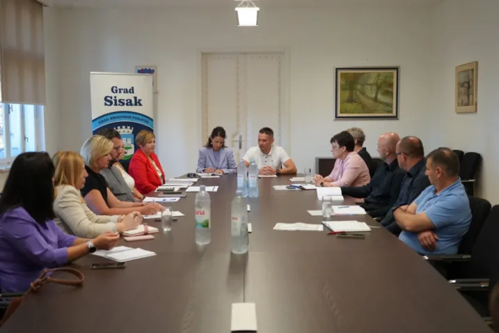 Grad sastanak osnovne škole