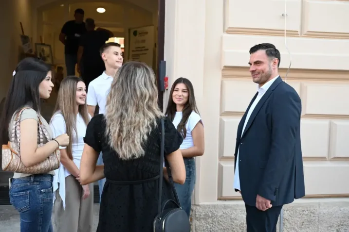 Srednja škola petrinja (2)