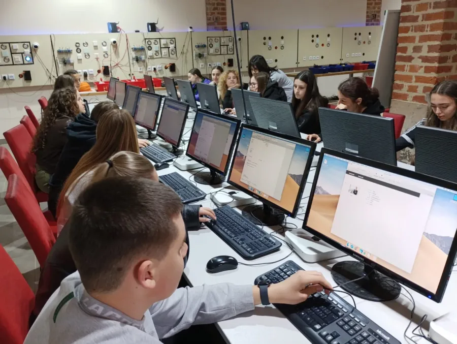 Ekonomska škola inovativno poučavanje